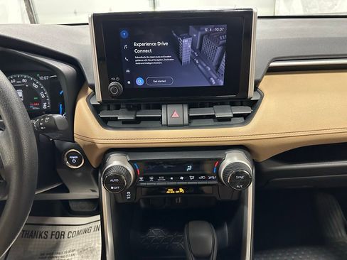 Used 2025 Toyota RAV4 XLE image 25