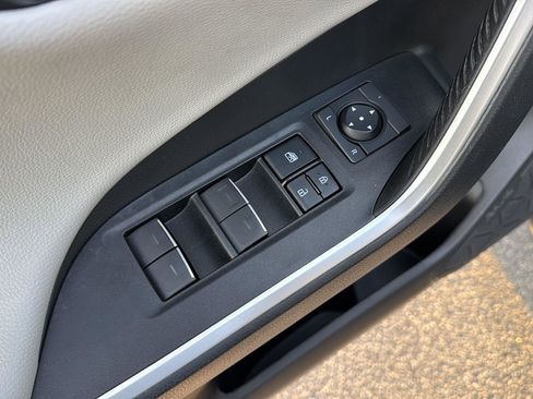 Used 2022 Toyota RAV4 Limited image 29