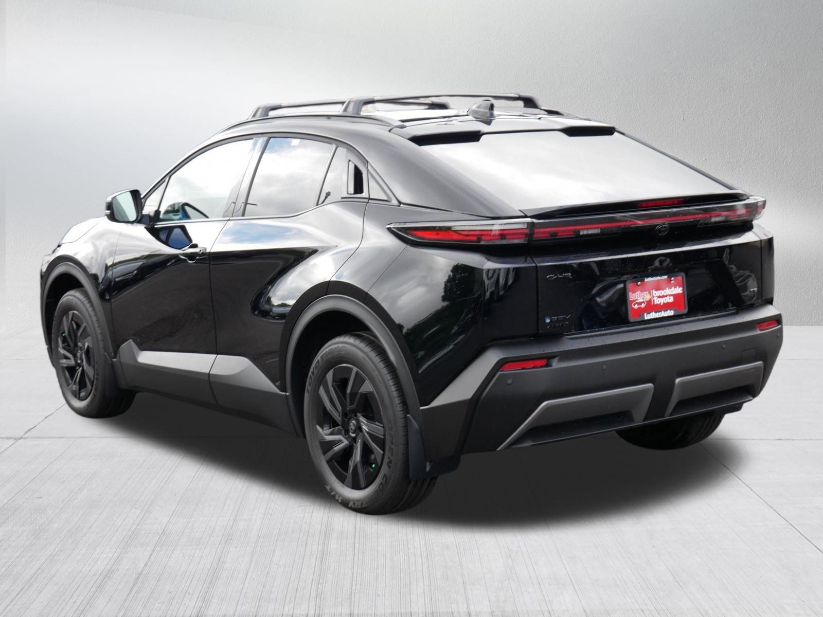 Used 2026 Toyota C-HR w/ Cold Weather Package AWD/4WD image 5