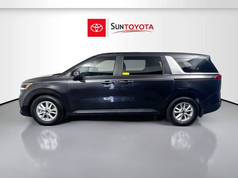 Used 2023 Kia Carnival LX FWD image 7