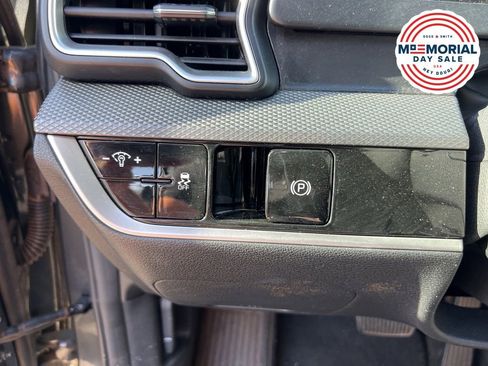 Used 2023 Kia Sportage LX AWD/4WD image 10