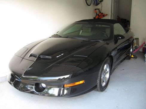 Used 1997 Pontiac Firebird Trans Am w/ Ram Air Performance Pkg image 3