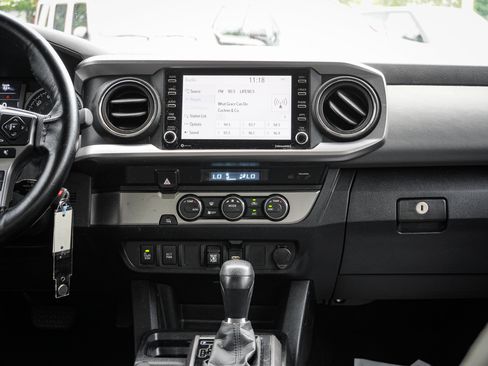 Used 2022 Toyota Tacoma SR5 w/ Technology Package RWD image 27