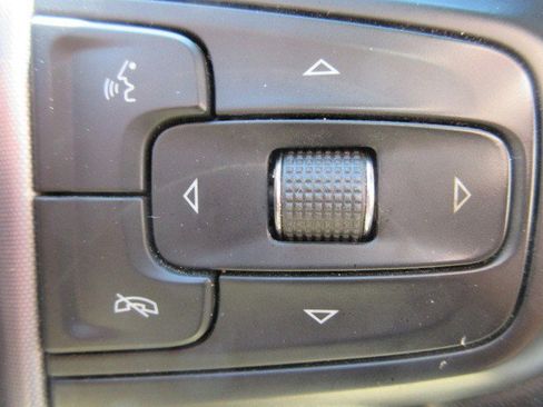 Used 2022 GMC Sierra 1500 SLT w/ SLT Convenience Package image 21