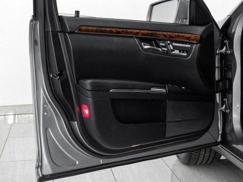 Used 2013 Mercedes-Benz S 550 4MATIC image 48