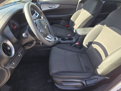 Certified 2022 Kia Forte LXS image 11