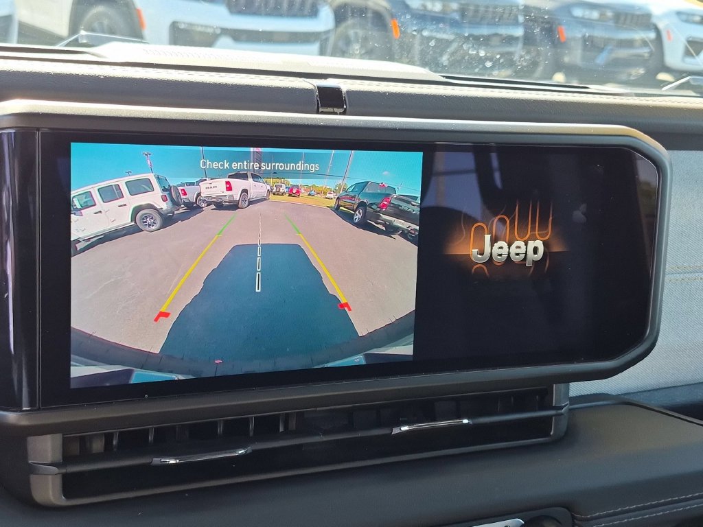 Certified 2026 Jeep Wrangler Unlimited Sahara AWD/4WD image 18