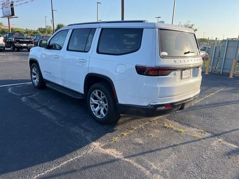Used 2022 Jeep Wagoneer Series II RWD image 3