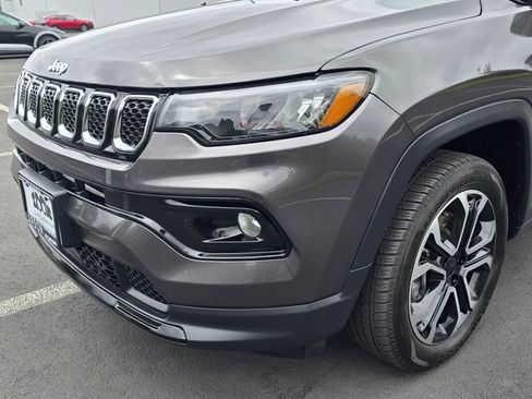 Used 2024 Jeep Compass Limited image 11