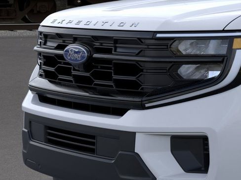 New 2026 Ford Expedition Active image 17