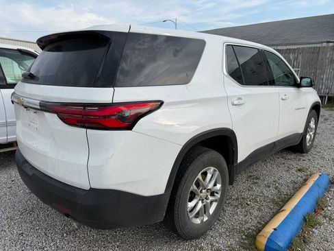 Used 2022 Chevrolet Traverse LS image 4