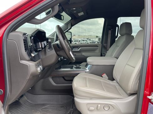 Used 2025 GMC Sierra 2500 SLT AWD/4WD image 13