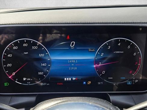 Used 2024 Mercedes-Benz GLC 300 4MATIC image 11