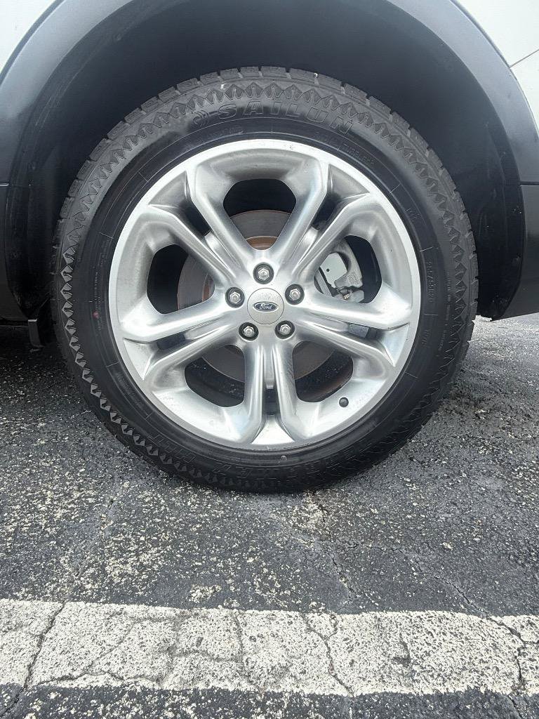 Used 2015 Ford Explorer Limited w/ Equipment Group 302A FWD image 14