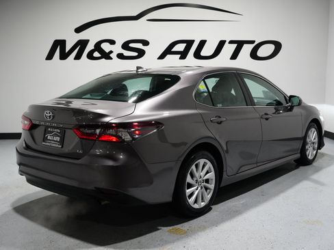 Used 2024 Toyota Camry LE image 5
