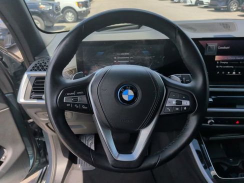 Used 2025 BMW X5 xDrive50e AWD/4WD image 13