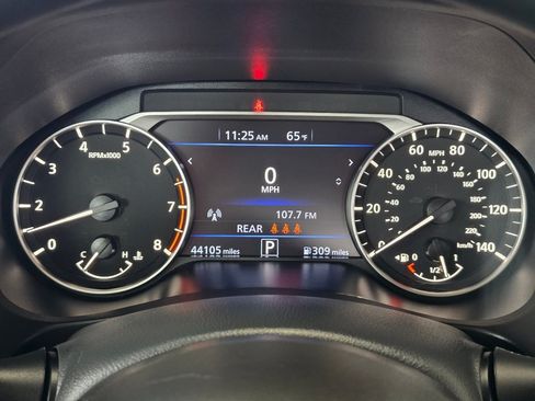 Used 2025 Nissan Altima 2.5 SV FWD image 22
