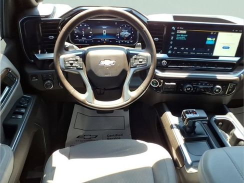 Used 2024 Chevrolet Silverado 1500 LT AWD/4WD image 5