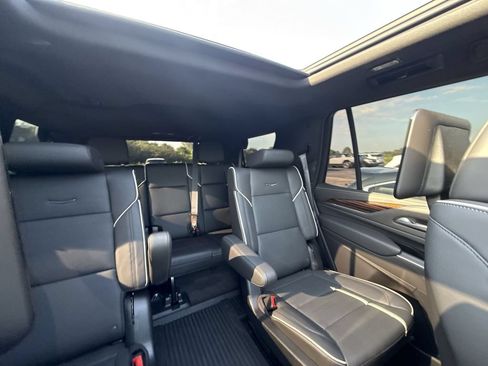 Certified 2024 Cadillac Escalade Premium Luxury AWD/4WD image 32