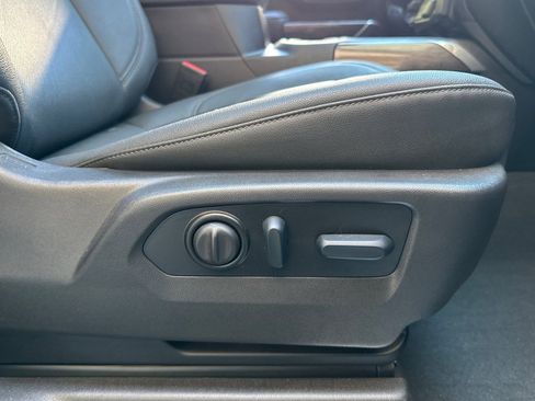 Used 2023 Chevrolet Silverado 2500 LTZ w/ LTZ Premium Package image 23