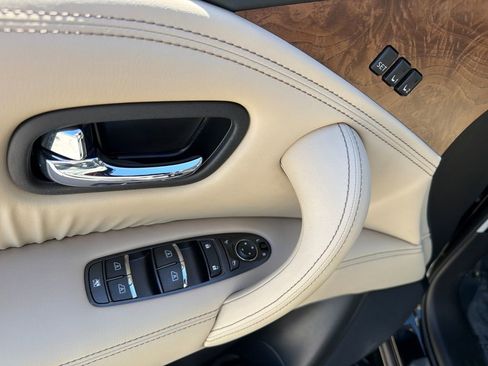 Used 2024 Nissan Armada SL w/ Captain's Chairs Package image 20