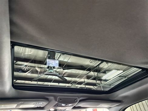 Used 2016 Ford F150 Lariat w/ Equipment Group 502A Luxury image 26