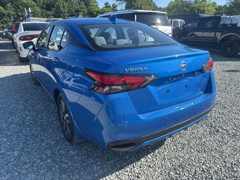Used 2020 Nissan Versa SV FWD image 4