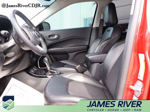 Used 2019 Jeep Compass Latitude FWD image 22