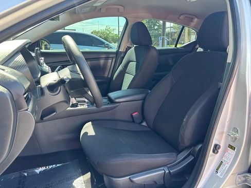 Used 2022 Nissan Sentra S w/ Electronics Package FWD image 18