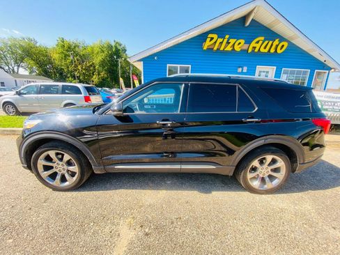 Used 2020 Ford Explorer Platinum w/ Premium Technology Package AWD/4WD image 3