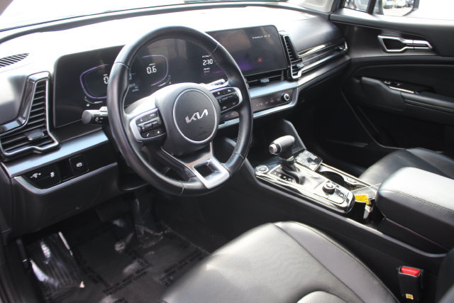 Used 2024 Kia Sportage EX AWD/4WD image 3