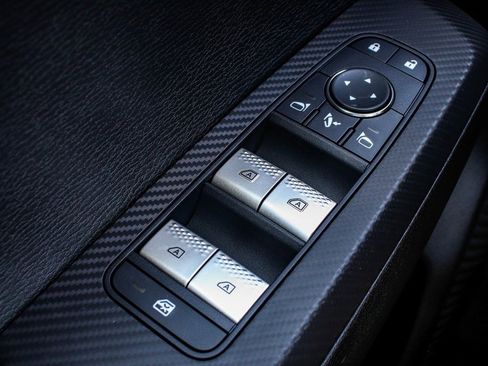 New 2025 Mitsubishi Outlander SE image 10