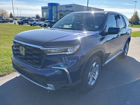 New 2025 Honda Pilot EX-L image 2