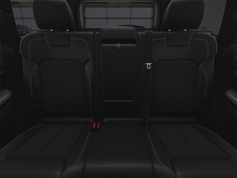 New 2025 Jeep Grand Cherokee Altitude image 19