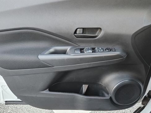 Used 2022 Nissan Kicks S image 16