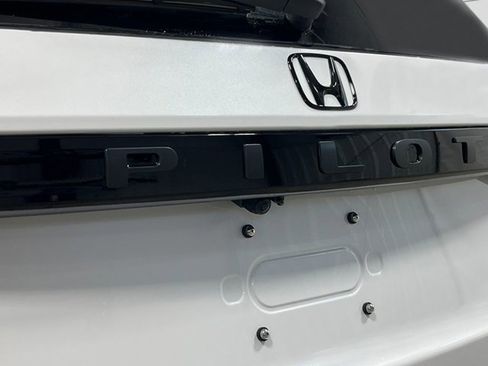 New 2026 Honda Pilot Touring image 9