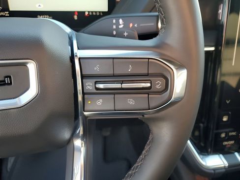 Used 2025 GMC Yukon Denali image 35