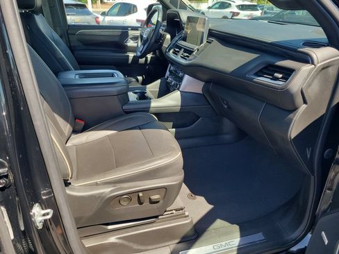 Used 2023 GMC Yukon SLT w/ SLT Luxury Package RWD image 18