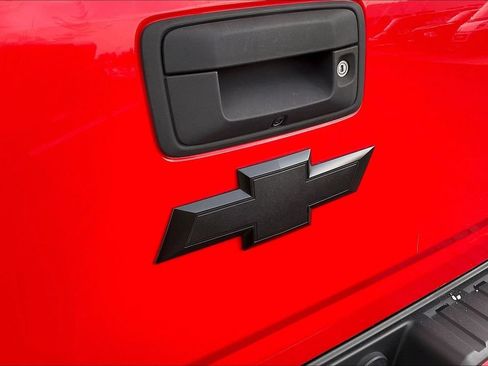 Used 2015 Chevrolet Colorado Z71 AWD/4WD image 8