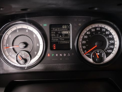 Used 2020 RAM 1500 Tradesman w/ Chrome Appearance Group RWD image 4