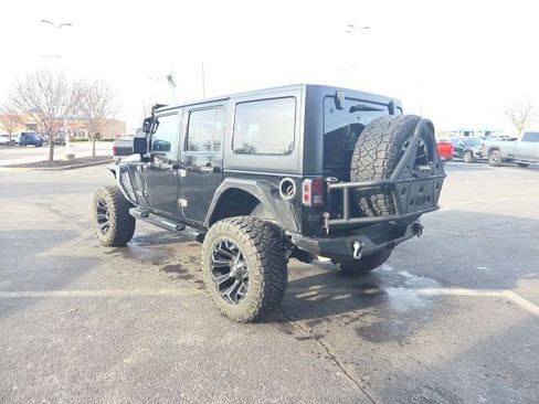 Used 2015 Jeep Wrangler Unlimited Rubicon image 10