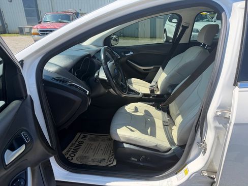 Used 2017 Ford Focus Titanium FWD image 10