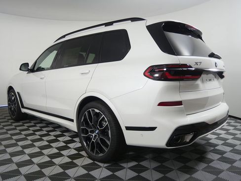 New 2026 BMW X7 xDrive40i image 5
