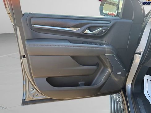 Used 2022 GMC Yukon XL Denali AWD/4WD image 6