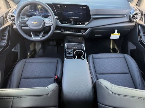 New 2026 Chevrolet Equinox LT w/ Convenience Package II image 10