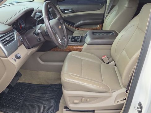 Used 2018 Chevrolet Suburban Premier RWD image 10
