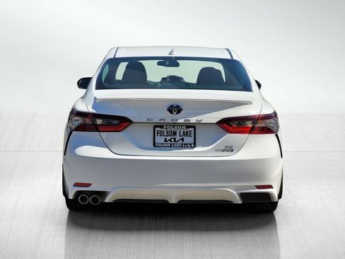 Used 2022 Toyota Camry SE FWD image 5