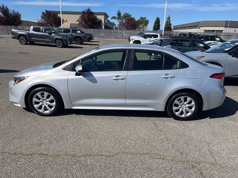 Used 2025 Toyota Corolla LE image 8