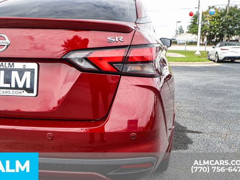 Used 2020 Nissan Versa SR w/ Convenience Package image 18