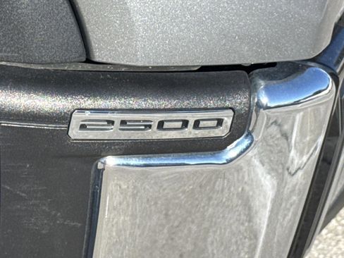 Used 2024 GMC Sierra 2500 SLE w/ SLE Value Package; image 5